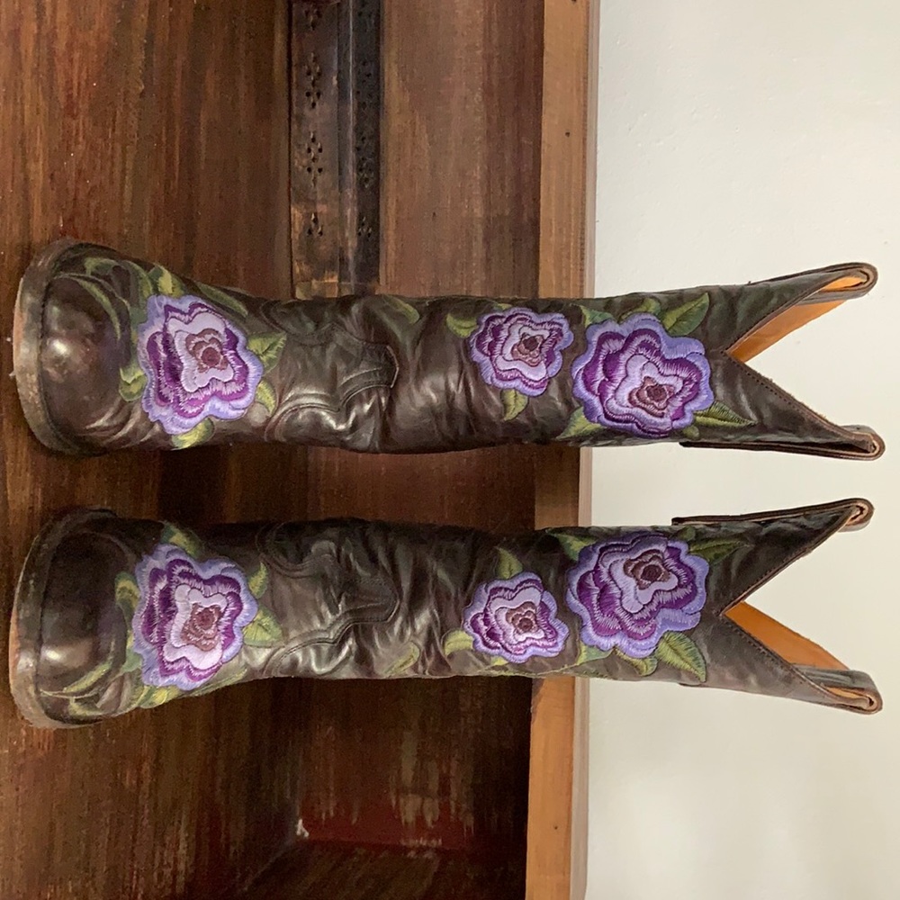 Old gringo Marsha purple flowers